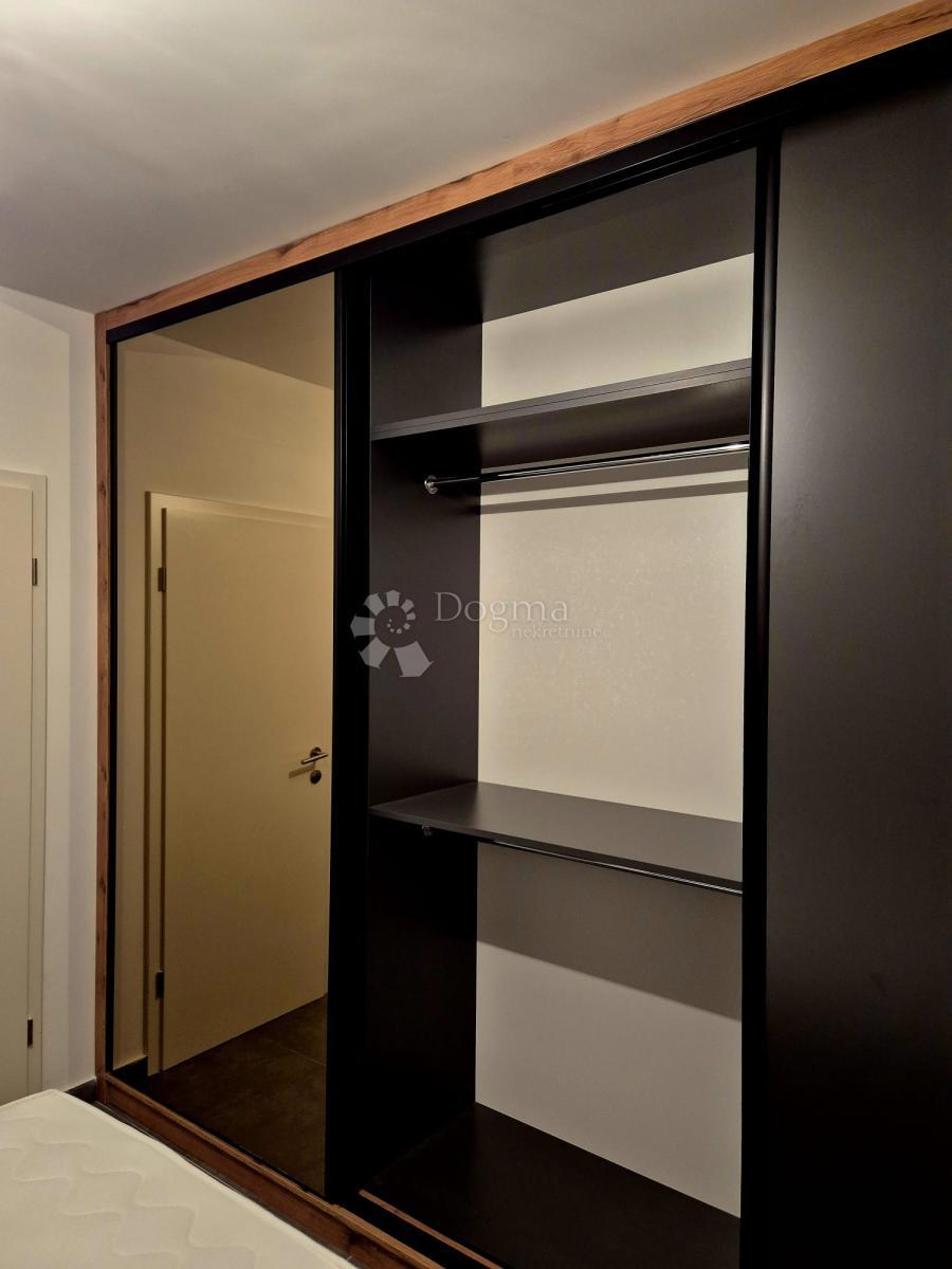 Stanovanje Okrug Gornji, Okrug, 60m2