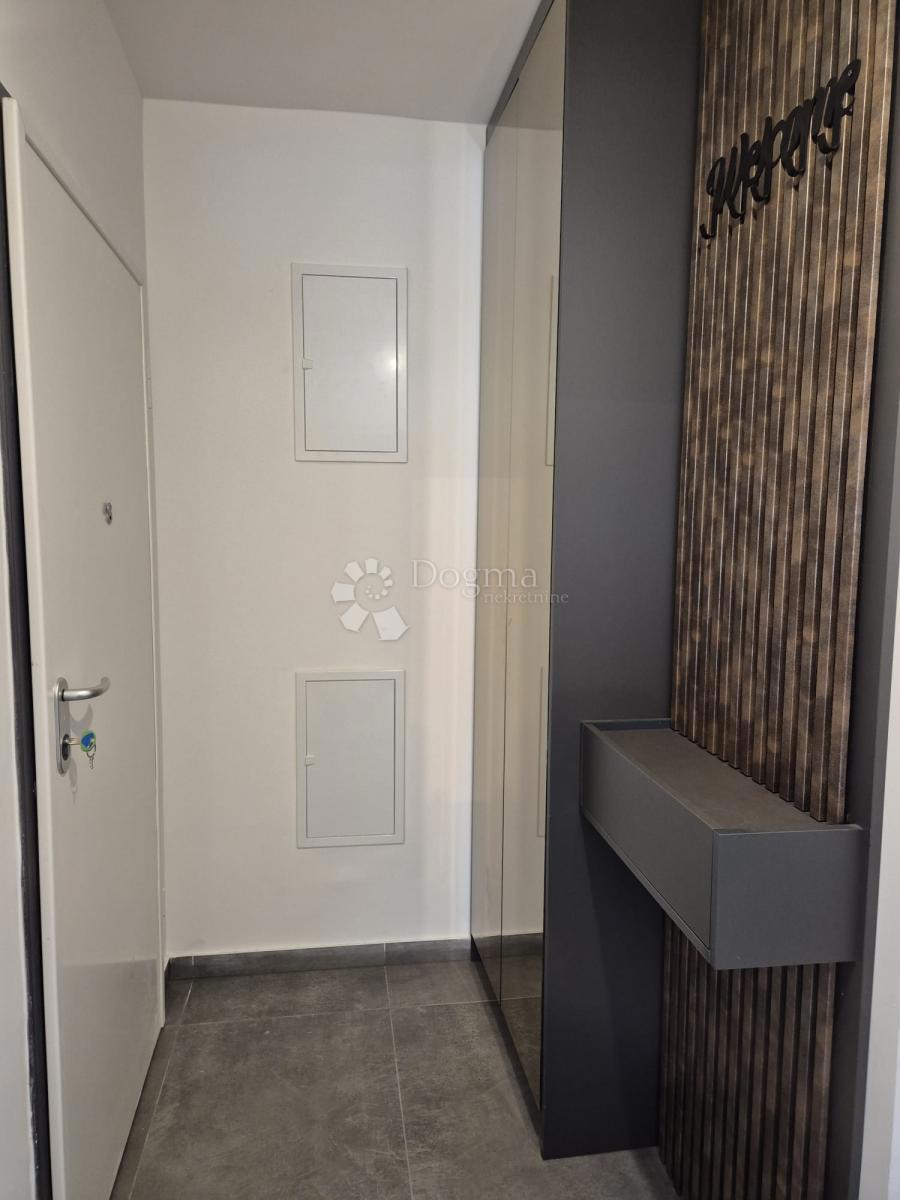 Stanovanje Okrug Gornji, Okrug, 60m2