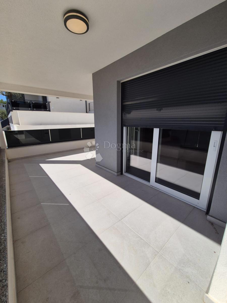 Stanovanje Okrug Gornji, Okrug, 60m2