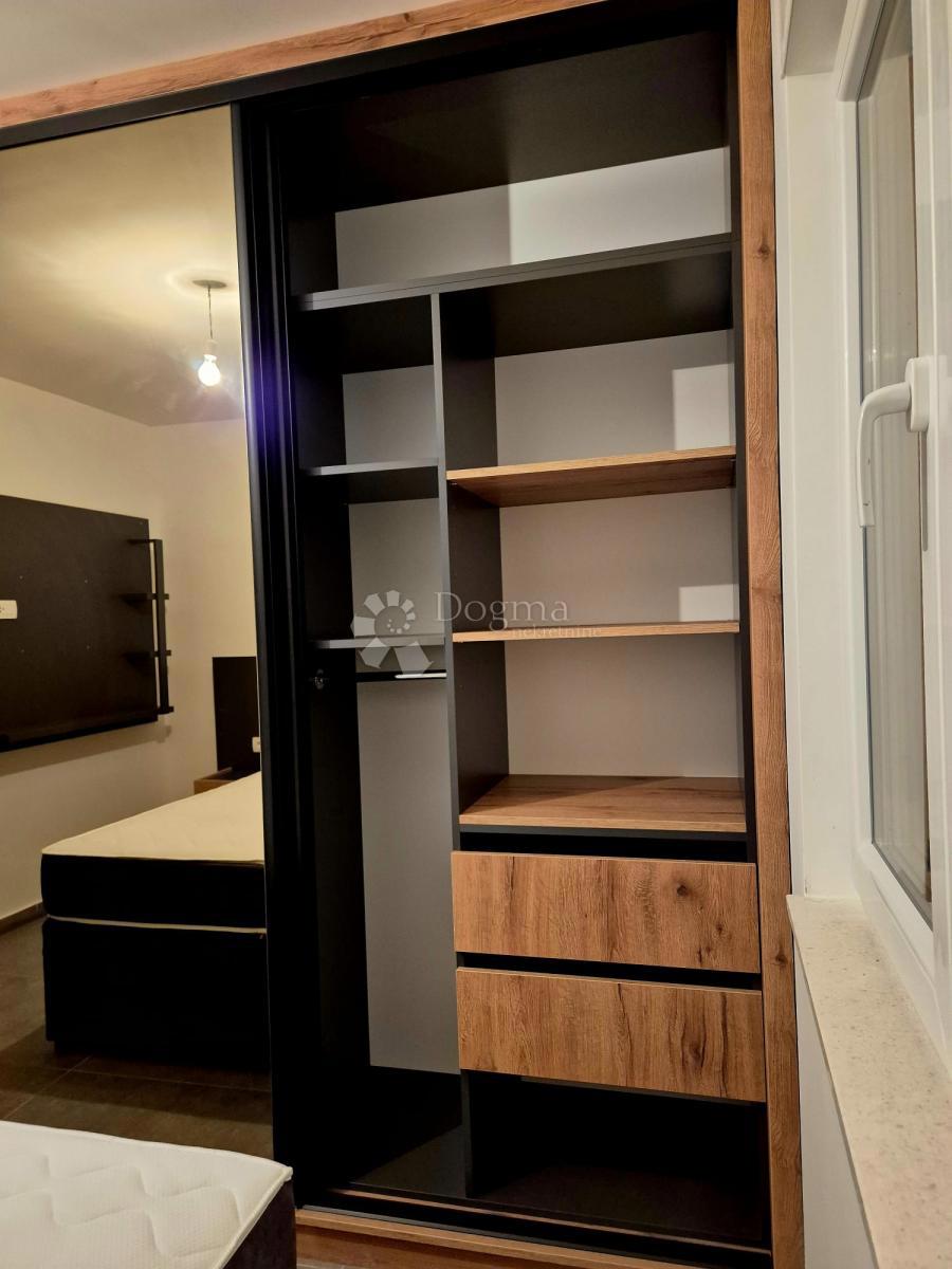 Stanovanje Okrug Gornji, Okrug, 60m2