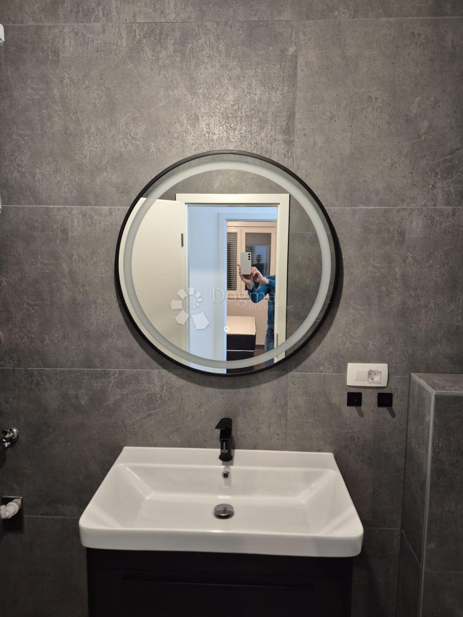 Stanovanje Okrug Gornji, Okrug, 60m2