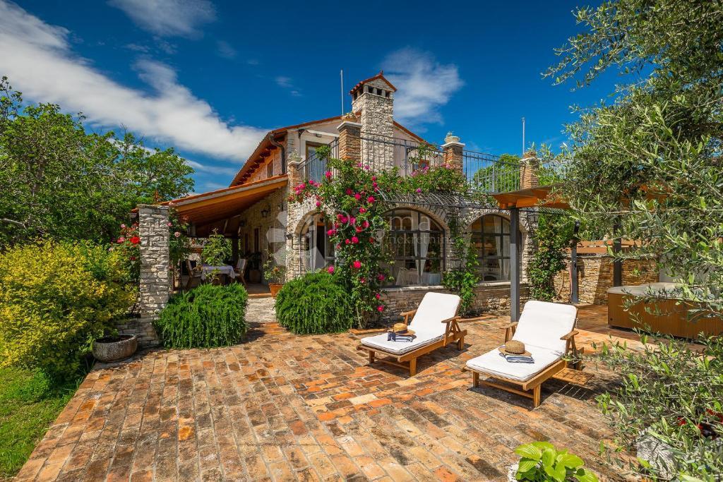 Hiša Smoljanci, Svetvinčenat, 250m2