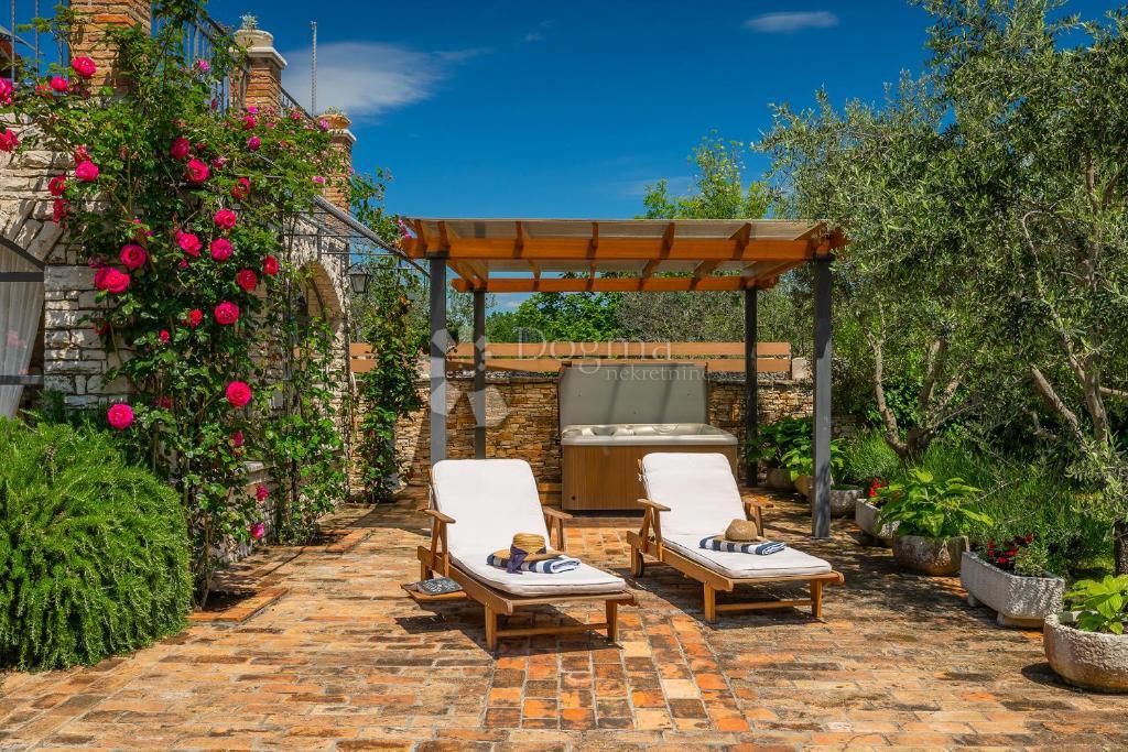 Hiša Smoljanci, Svetvinčenat, 250m2