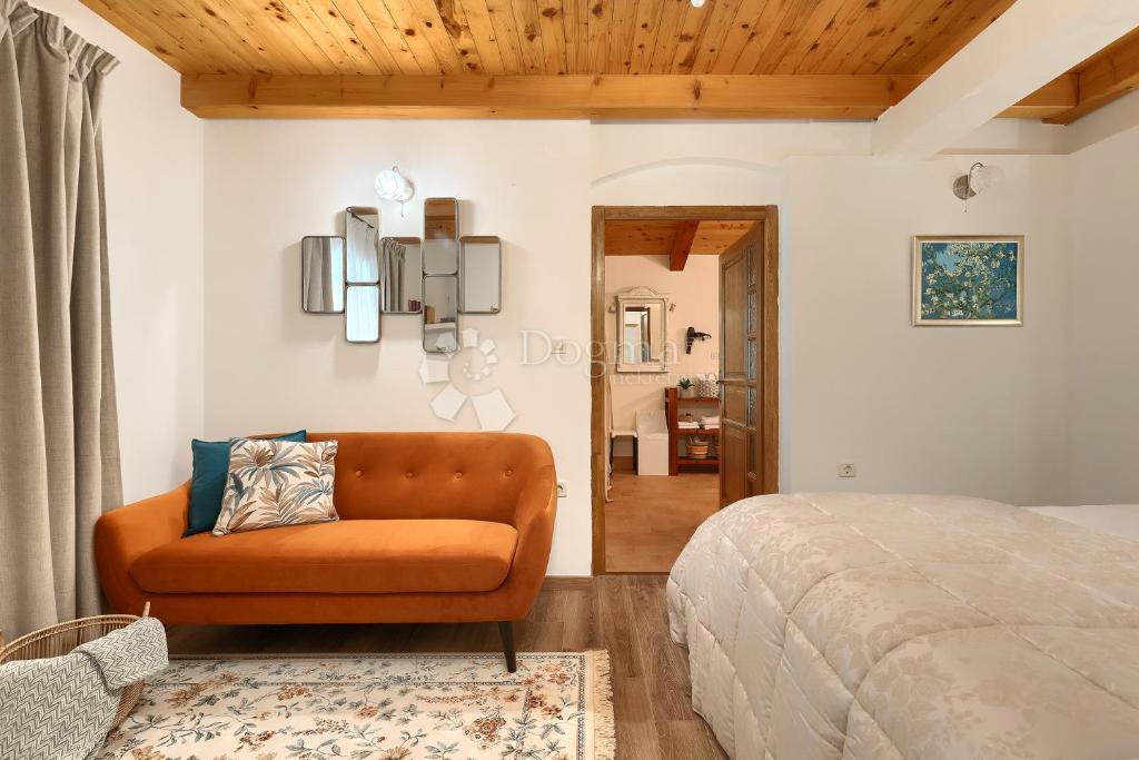 Hiša Smoljanci, Svetvinčenat, 250m2