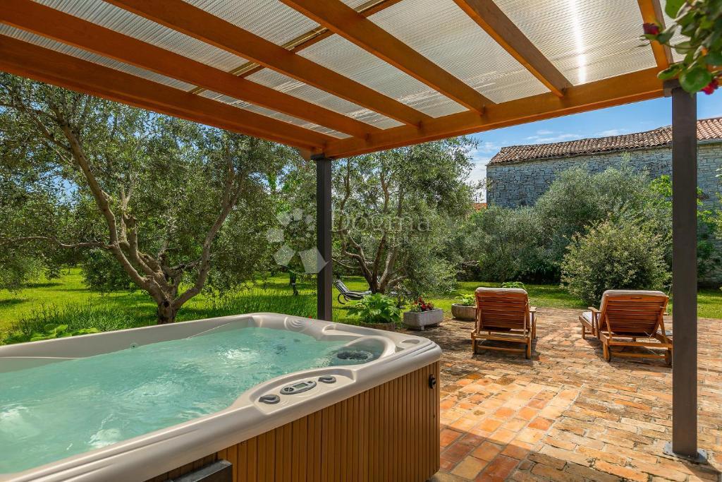 Hiša Smoljanci, Svetvinčenat, 250m2