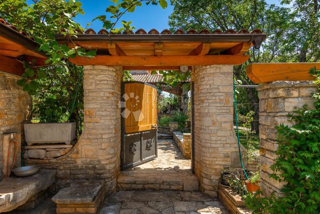 Hiša Smoljanci, Svetvinčenat, 250m2