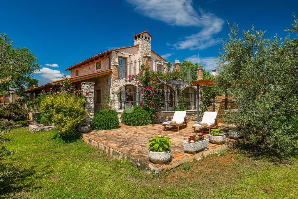 Hiša Smoljanci, Svetvinčenat, 250m2