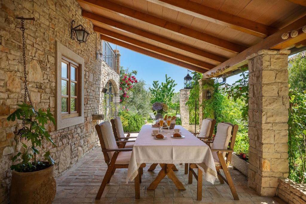 Hiša Smoljanci, Svetvinčenat, 250m2