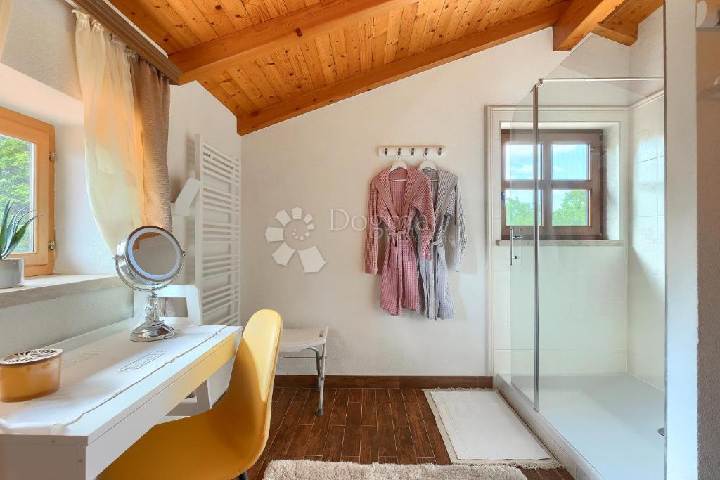 Hiša Smoljanci, Svetvinčenat, 250m2