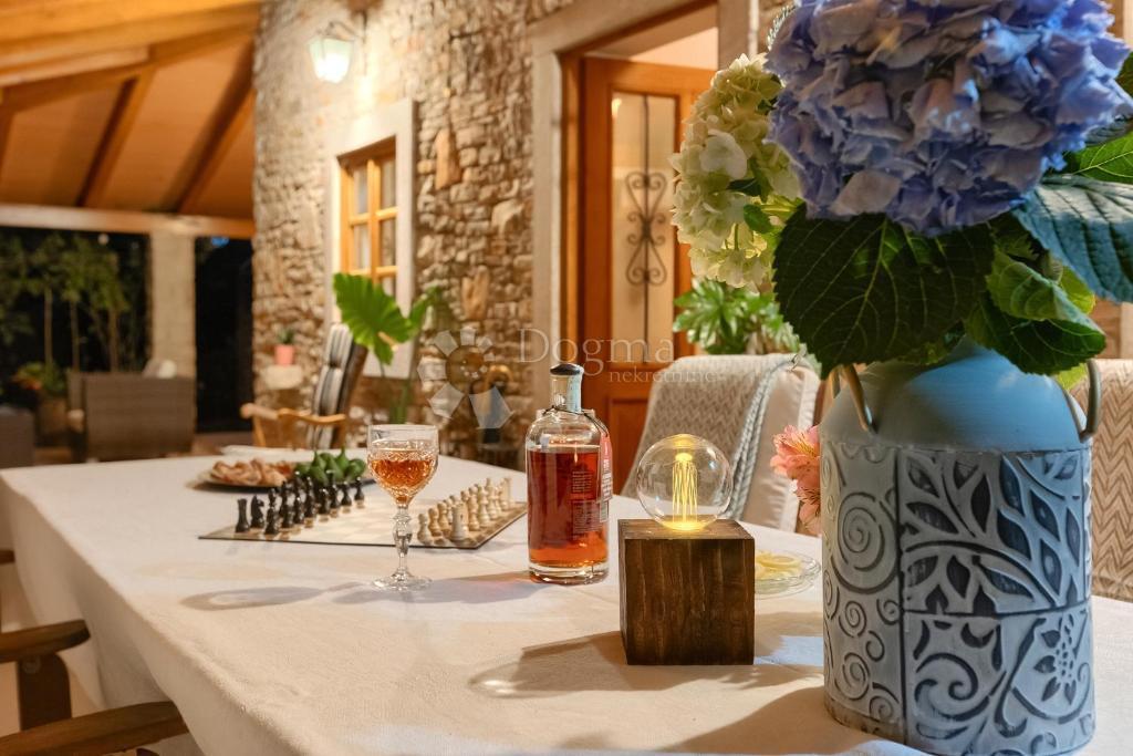 Hiša Smoljanci, Svetvinčenat, 250m2