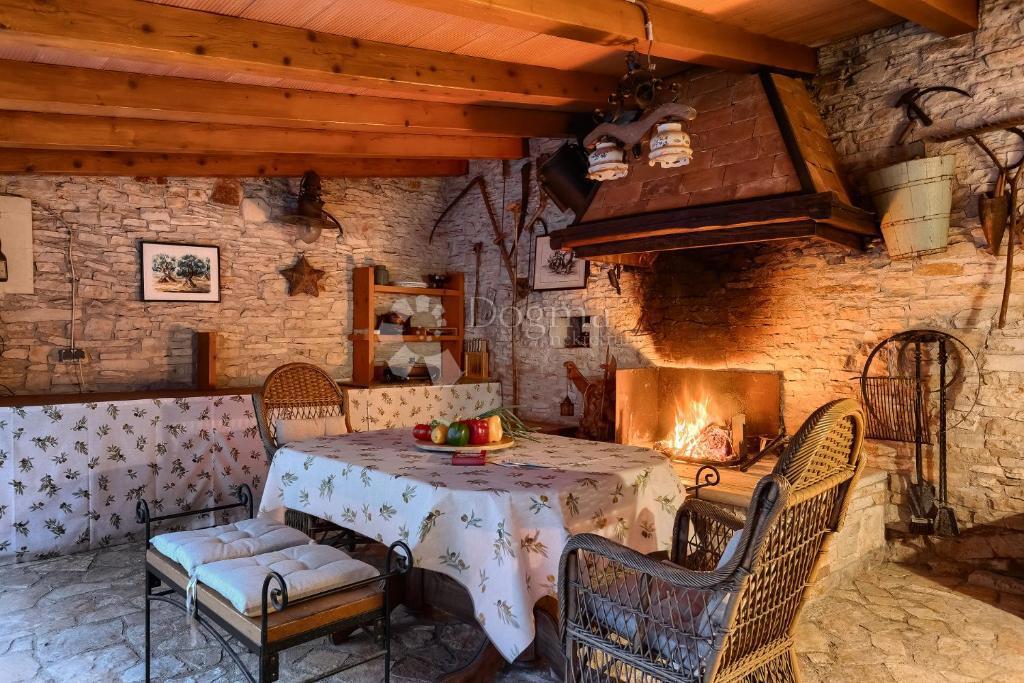 Hiša Smoljanci, Svetvinčenat, 250m2