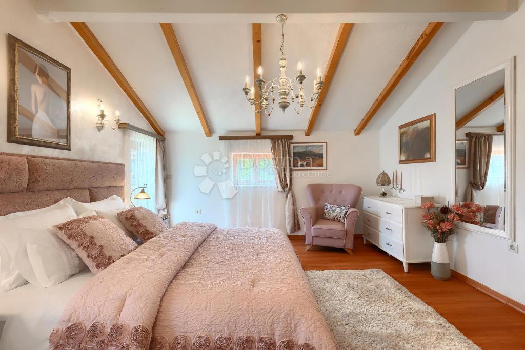 Hiša Smoljanci, Svetvinčenat, 250m2