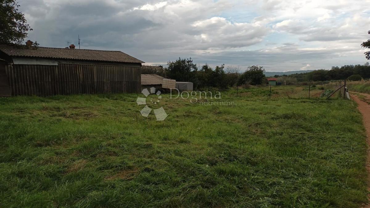 Zazidljivo zemljišče Sveti Ivan, Oprtalj, 453m2