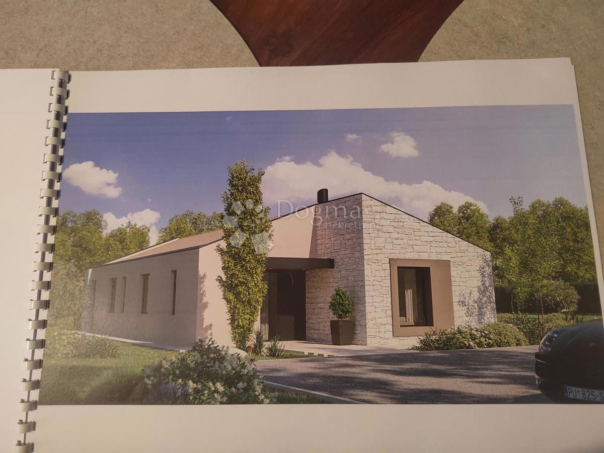 Gradbena parcela na mirni lokaciji