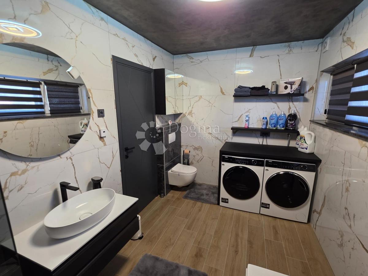 Hiša Babinec, Cestica, 150m2