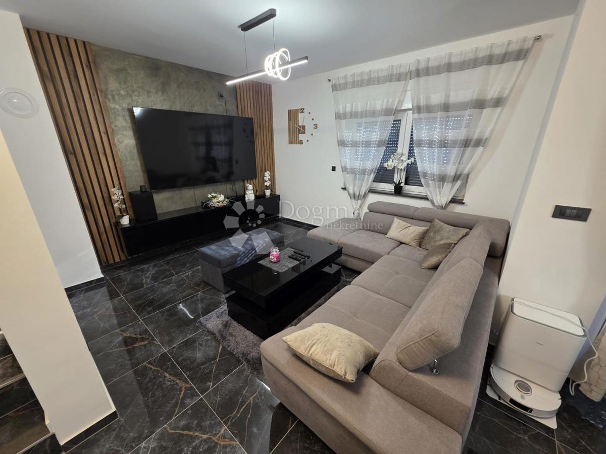 Hiša Babinec, Cestica, 150m2