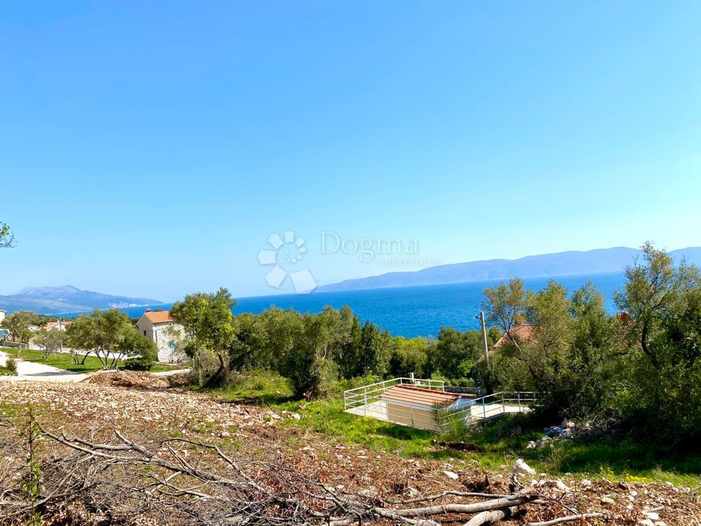 Zazidljivo zemljišče Ravni, Raša, 1.111m2