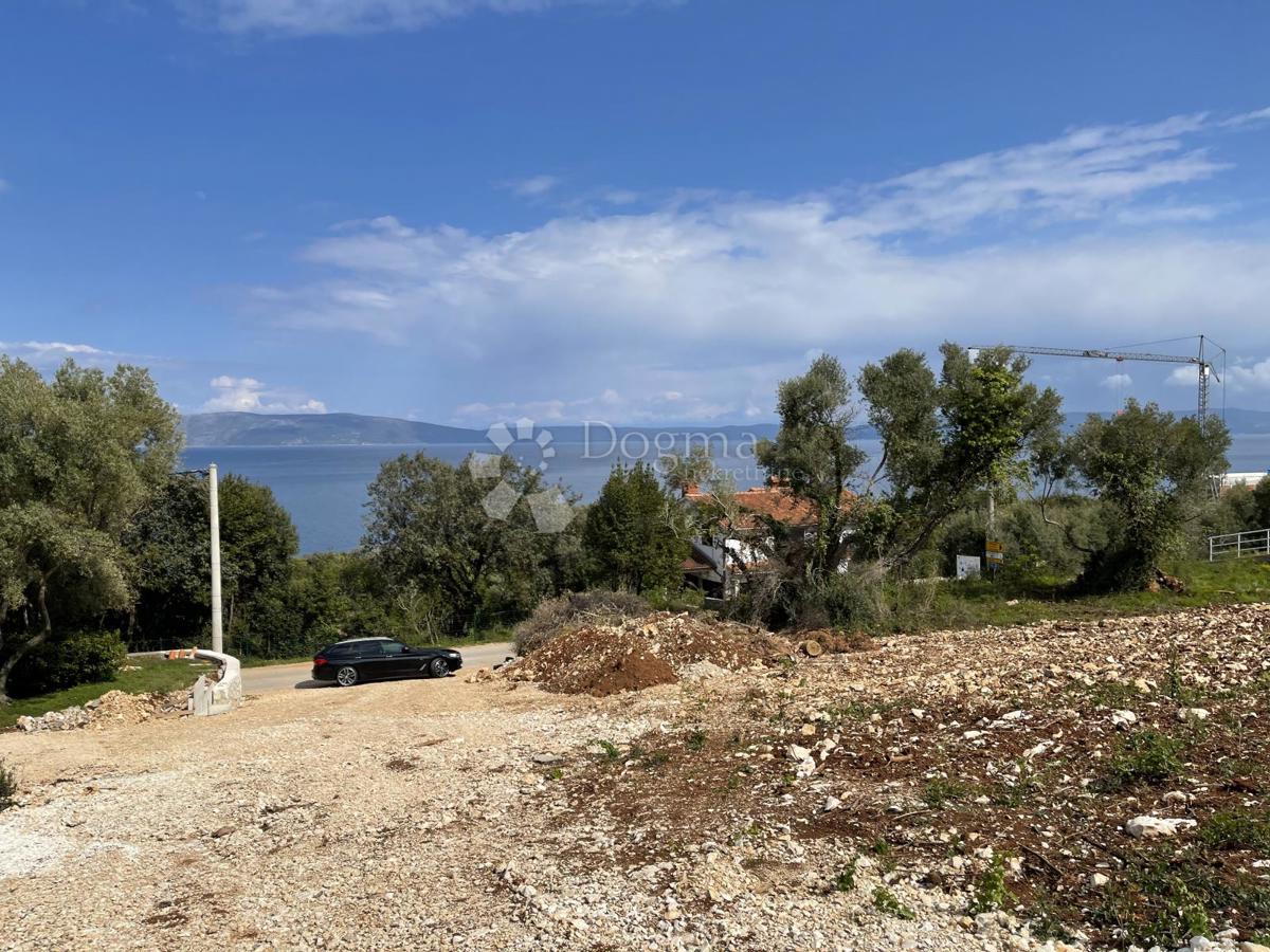 Zazidljivo zemljišče Ravni, Raša, 1.111m2