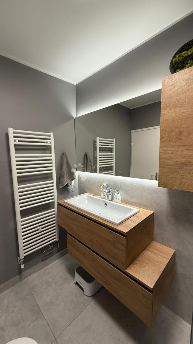 MODERNO RENOVIRANO STANOVANJE 5 MINUT OD MORJA!