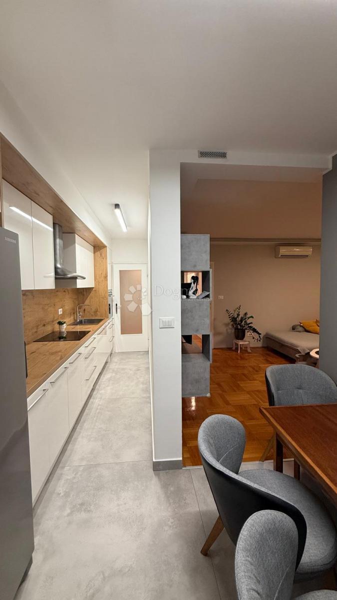 MODERNO RENOVIRANO STANOVANJE 5 MINUT OD MORJA!