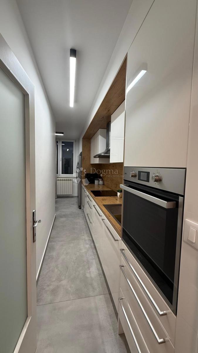 MODERNO RENOVIRANO STANOVANJE 5 MINUT OD MORJA!