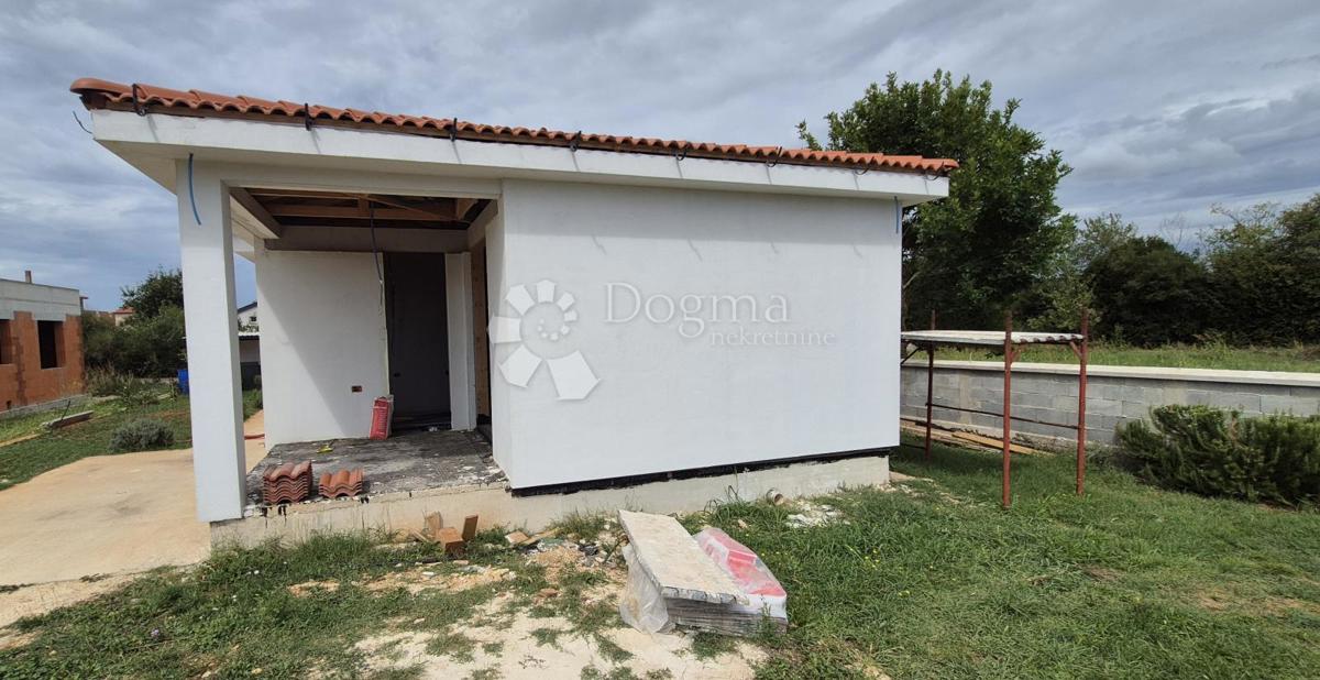 Hiša Monteserpo - Komunal, Pula, 81m2