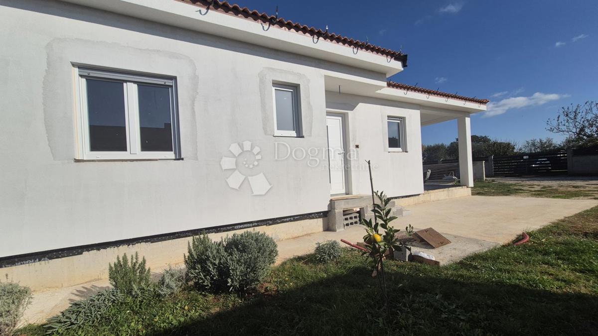 Hiša Monteserpo - Komunal, Pula, 81m2