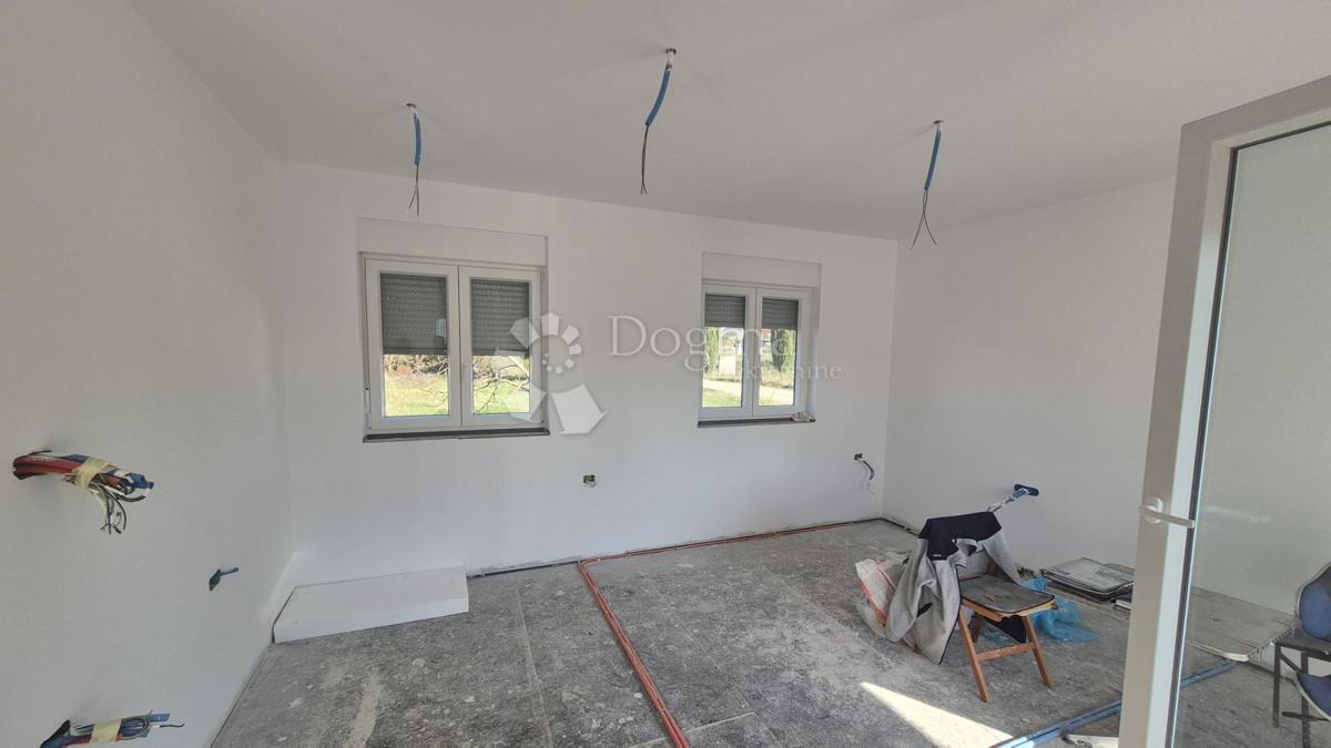 Hiša Monteserpo - Komunal, Pula, 81m2