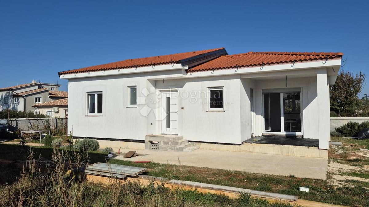 Hiša Monteserpo - Komunal, Pula, 81m2