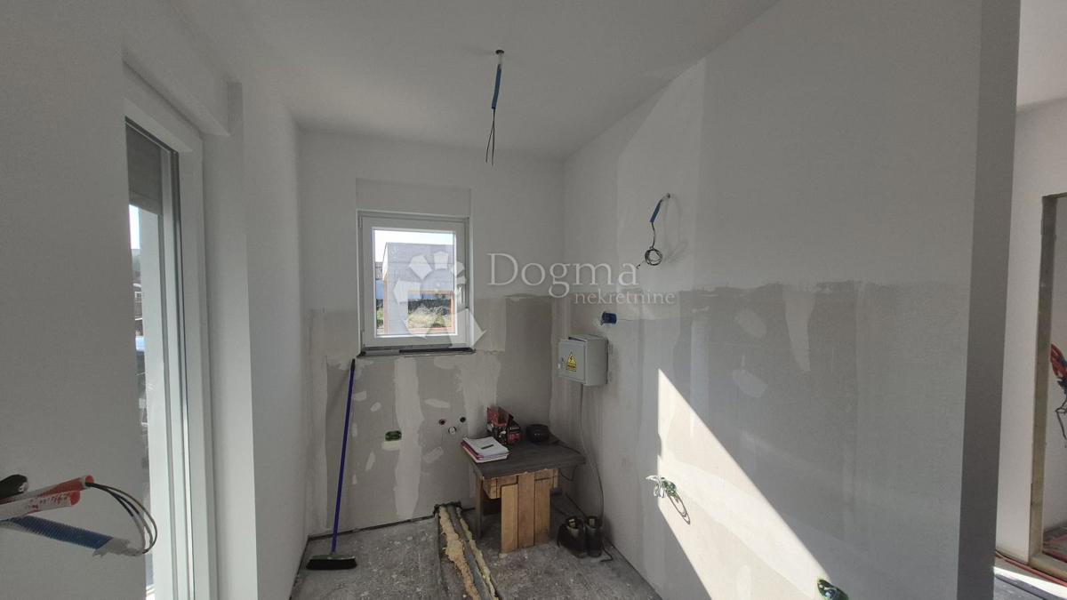 Hiša Monteserpo - Komunal, Pula, 81m2