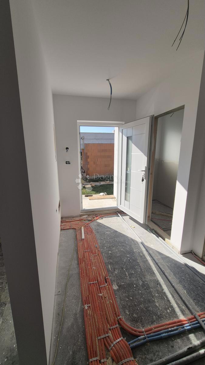 Hiša Monteserpo - Komunal, Pula, 81m2