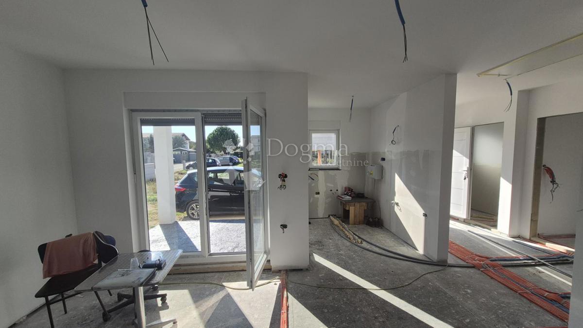 Hiša Monteserpo - Komunal, Pula, 81m2