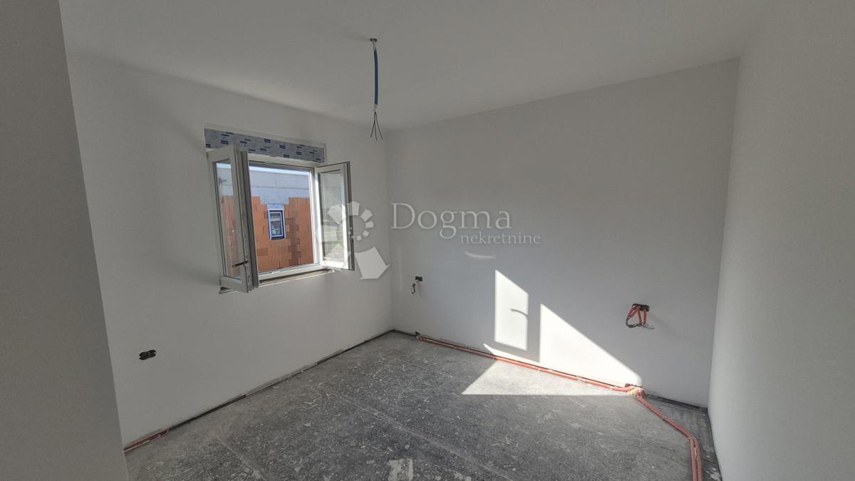 Hiša Monteserpo - Komunal, Pula, 81m2