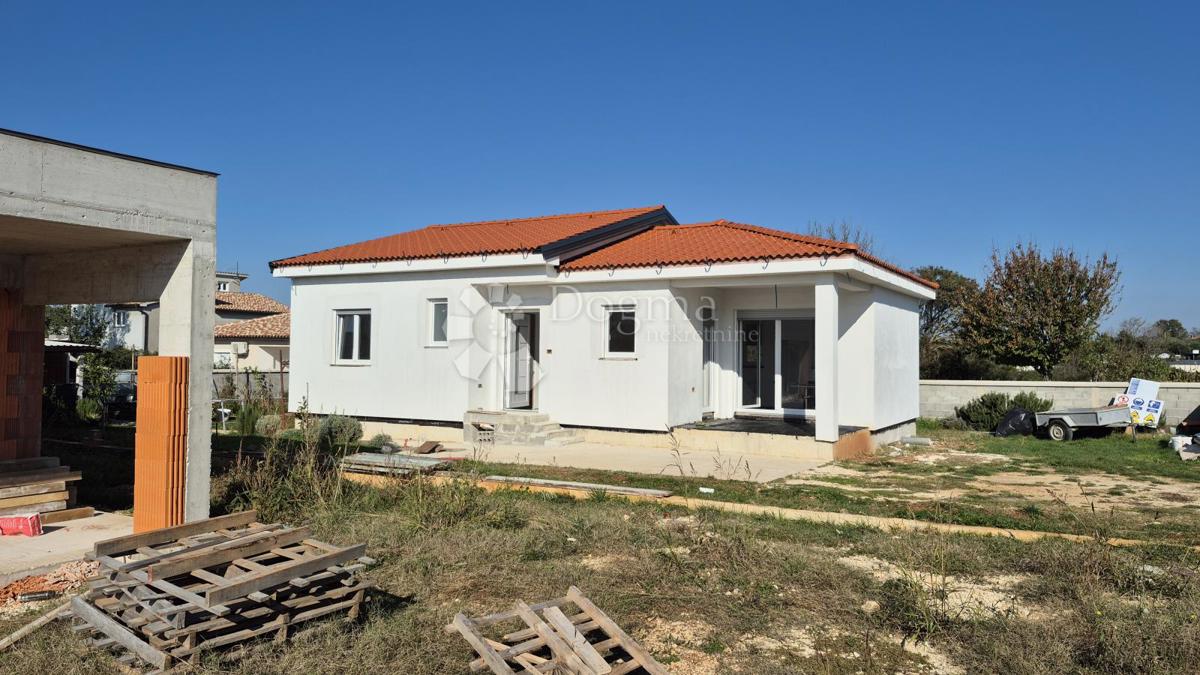 Hiša Monteserpo - Komunal, Pula, 81m2