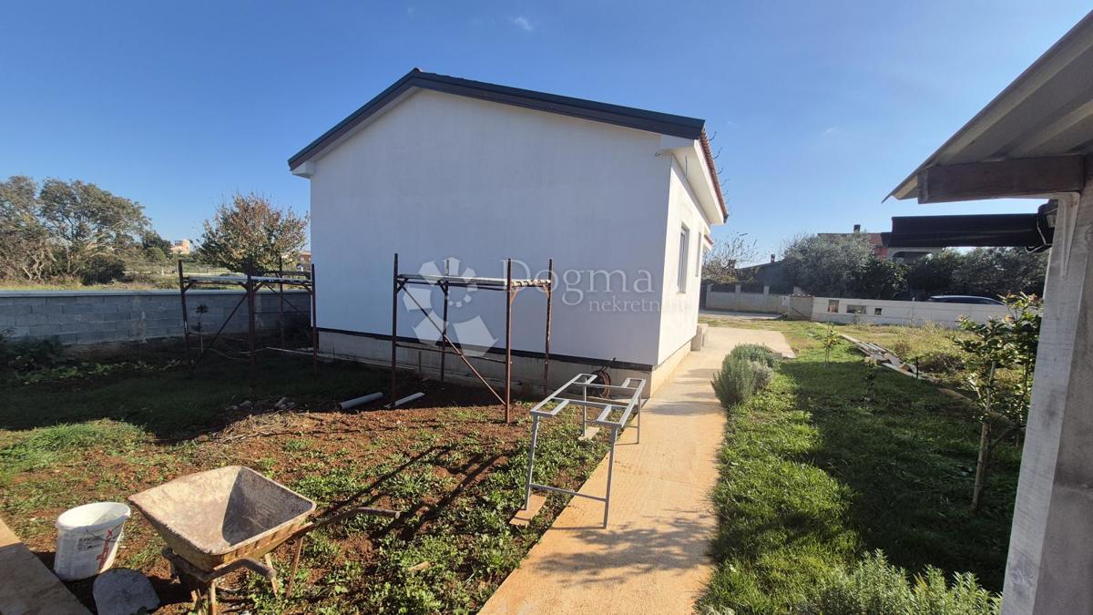 Hiša Monteserpo - Komunal, Pula, 81m2