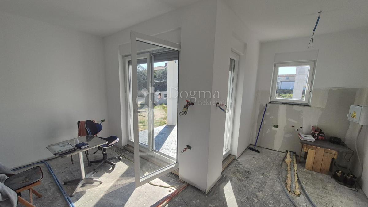 Hiša Monteserpo - Komunal, Pula, 81m2