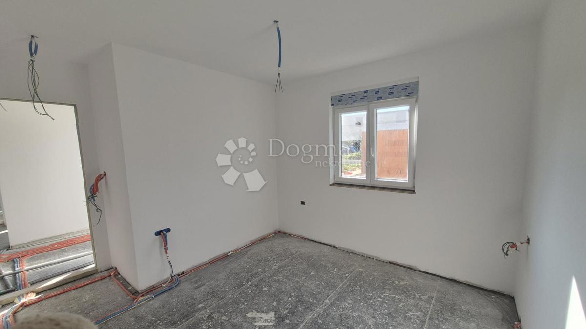 Hiša Monteserpo - Komunal, Pula, 81m2