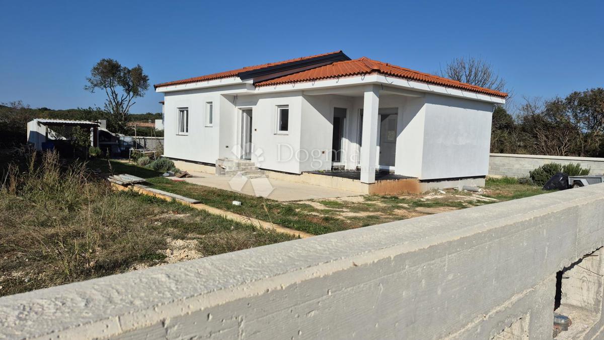 Hiša Monteserpo - Komunal, Pula, 81m2