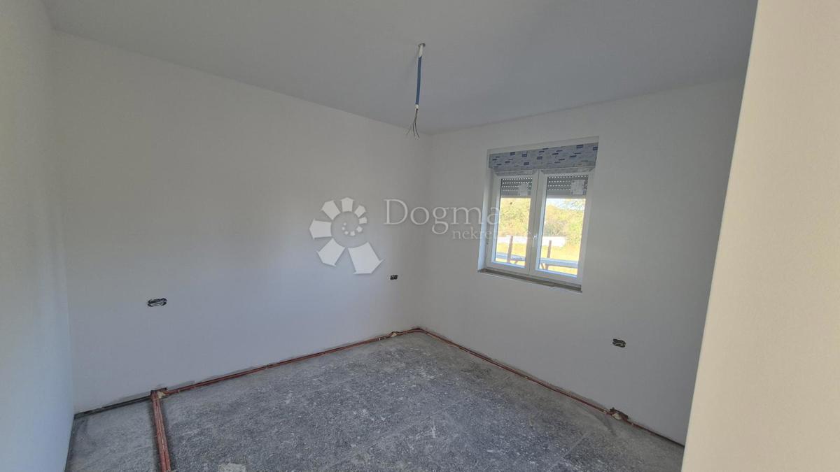 Hiša Monteserpo - Komunal, Pula, 81m2