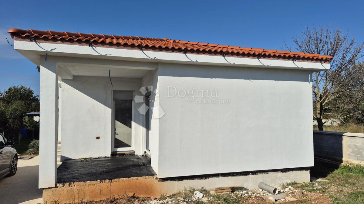 Hiša Monteserpo - Komunal, Pula, 81m2