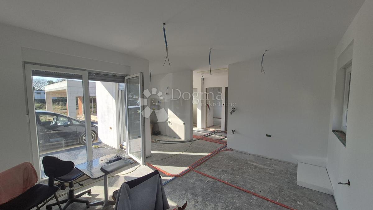 Hiša Monteserpo - Komunal, Pula, 81m2