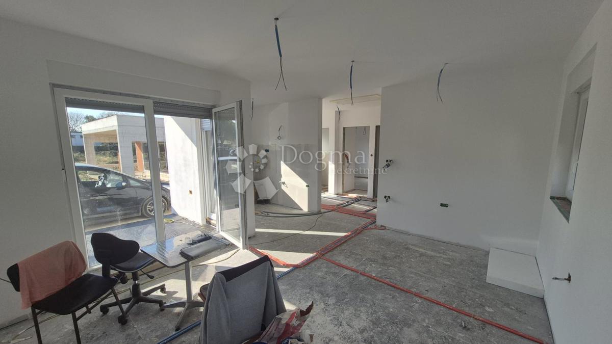 Hiša Monteserpo - Komunal, Pula, 81m2