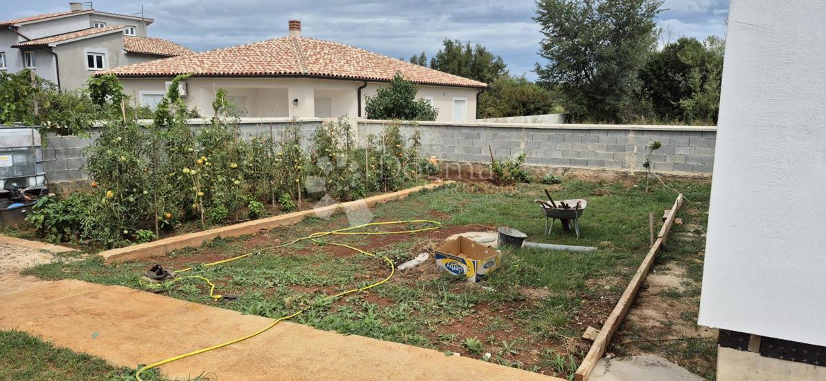 Hiša Monteserpo - Komunal, Pula, 81m2