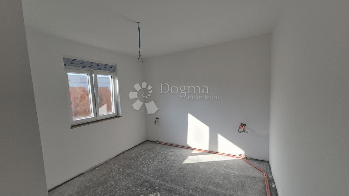 Hiša Monteserpo - Komunal, Pula, 81m2