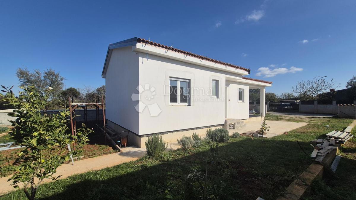 Hiša Monteserpo - Komunal, Pula, 81m2