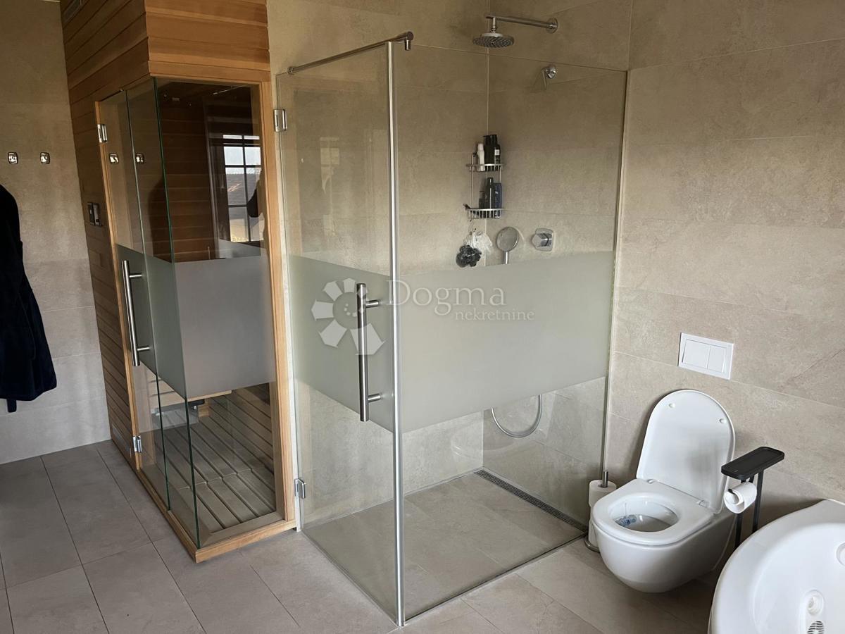 Hiša Markuševec, Podsljeme, 303,51m2