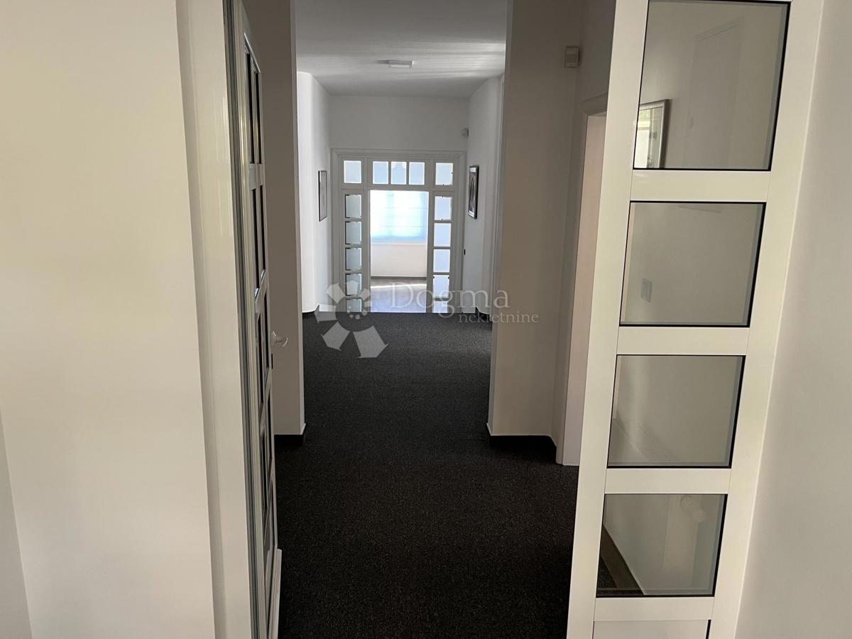 Hiša Markuševec, Podsljeme, 303,51m2