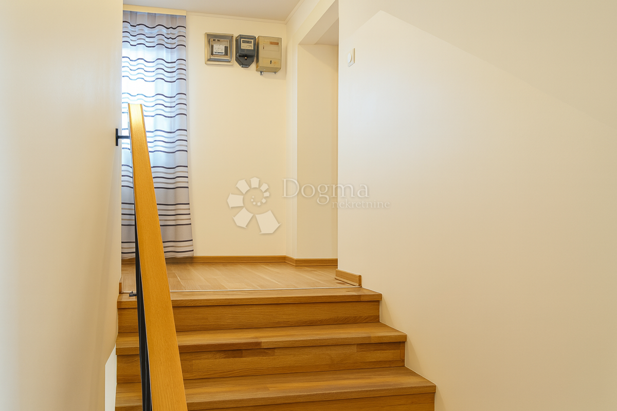 Istra, Brtonigla - očarljivo dupleks stanovanje v samem središču mesta