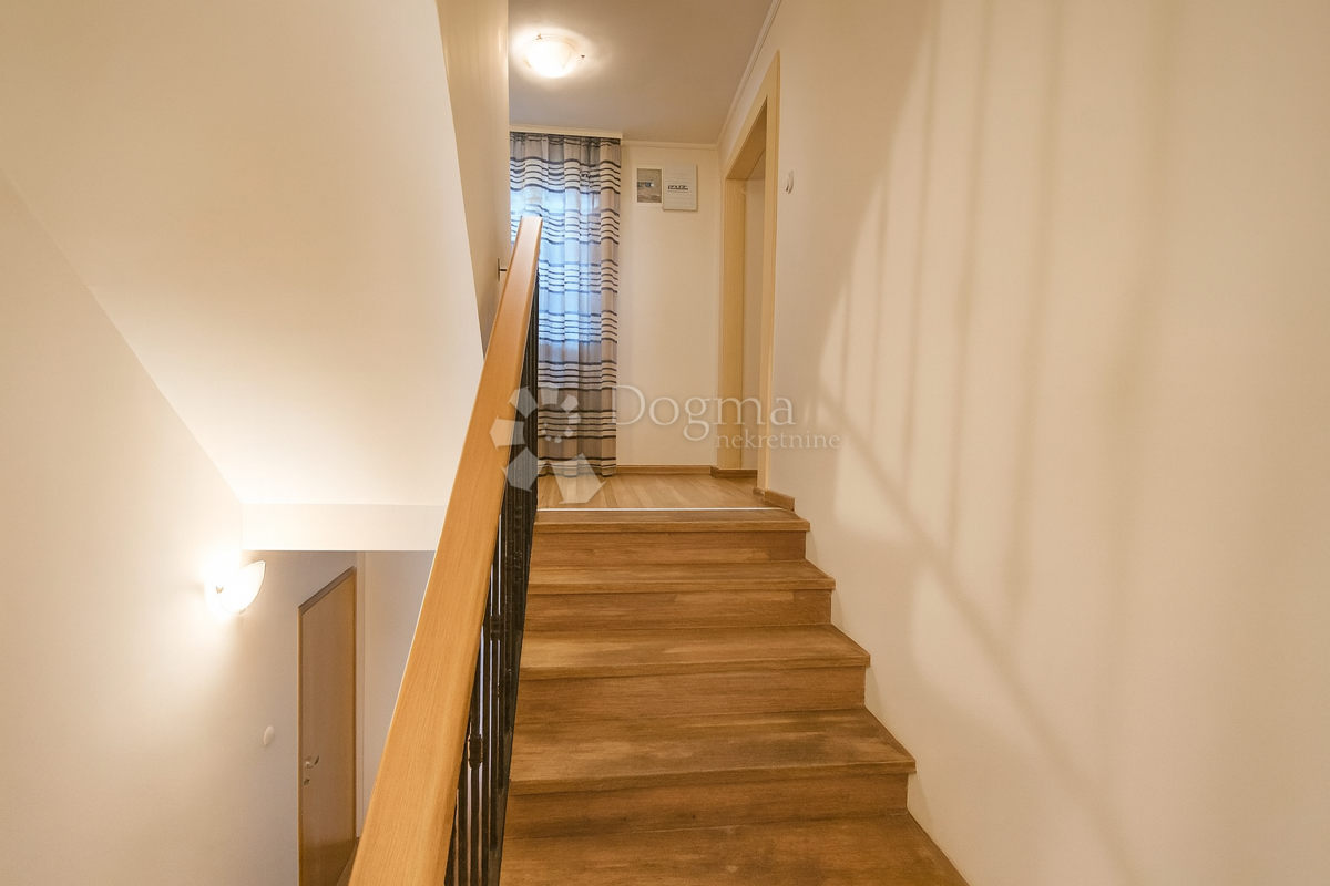 Istra, Brtonigla - očarljivo dupleks stanovanje v samem središču mesta