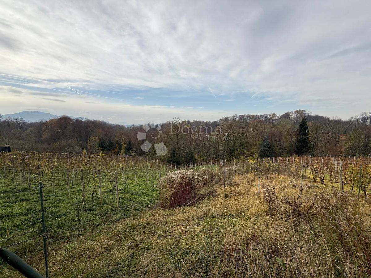 Zazidljivo zemljišče Radovan, Ivanec, 877m2